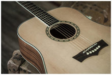Load image into Gallery viewer, Peavey DW 2 SOLID TOP DREADNAUGHT W/C Acoustic Guitar with Case
