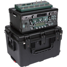 Load image into Gallery viewer, SKB 3i-231714GFX 4U iSeries Injection Molded Guitar FX Fly Rack