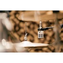 Load image into Gallery viewer, Universal Audio UA-SD3-U Cardioid Dynamic Microphone with Hemisphere Modeling