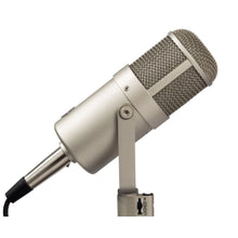 Load image into Gallery viewer, Neumann U 47 FET I Studio Microphone