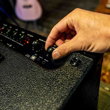 Load image into Gallery viewer, Peavey VYPYR X3 Guitar Modeling Amp+ MR DJ USA 12' Instrument Cable + Phone Holder