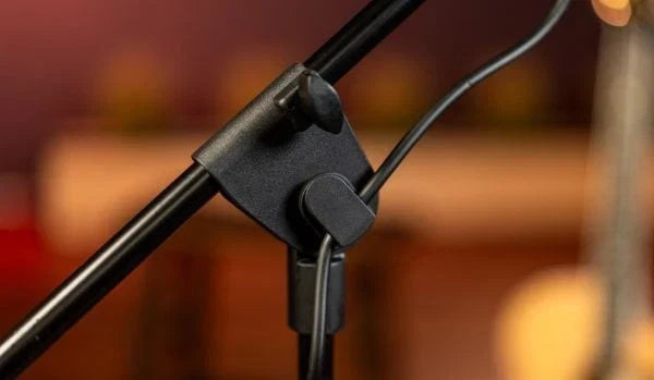 Peavey PV-MSP1 Complete Microphone and Stand Package with XLR Cable