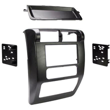 Load image into Gallery viewer, Alpine ILX-W670 7" Receiver Jeep Wrangler 03-06 Dash Kit Harness Antenna Adapter